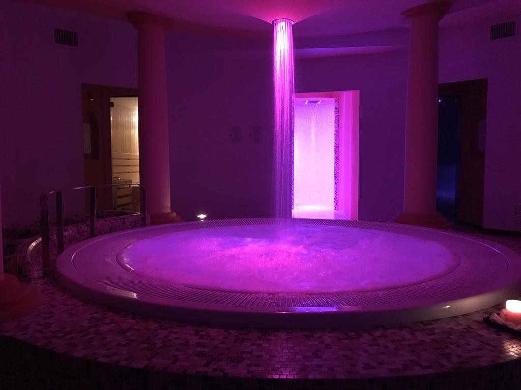 Grand Hotel Ala Di Stura מראה חיצוני תמונה
